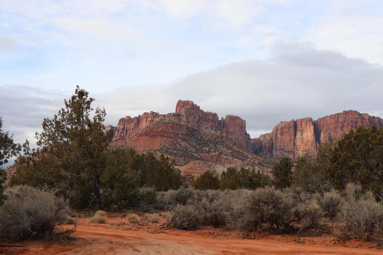 Отель Camp Valhalla At Zion Colorado City Экстерьер фото