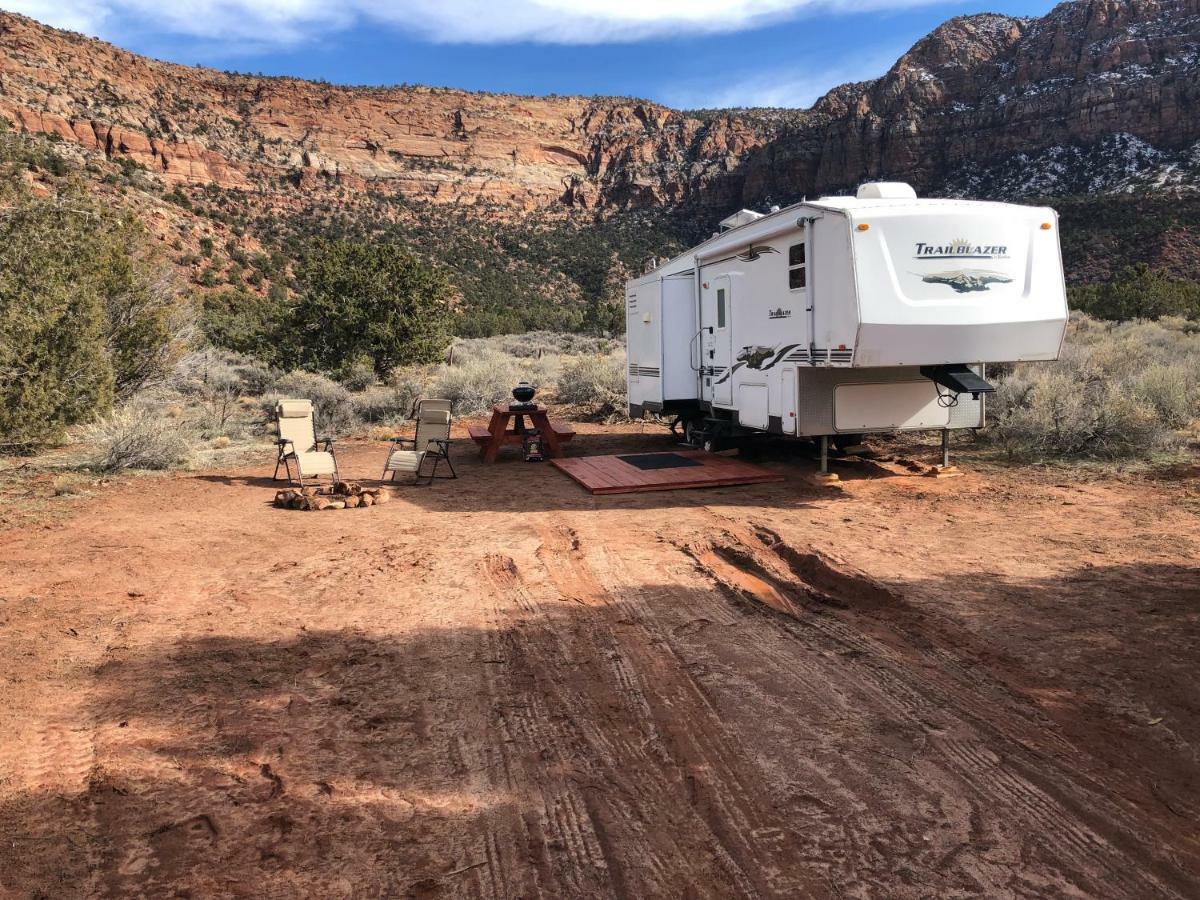 Отель Camp Valhalla At Zion Colorado City Экстерьер фото
